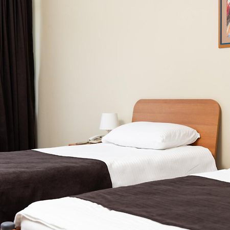Hotel Luxor Pristina Esterno foto