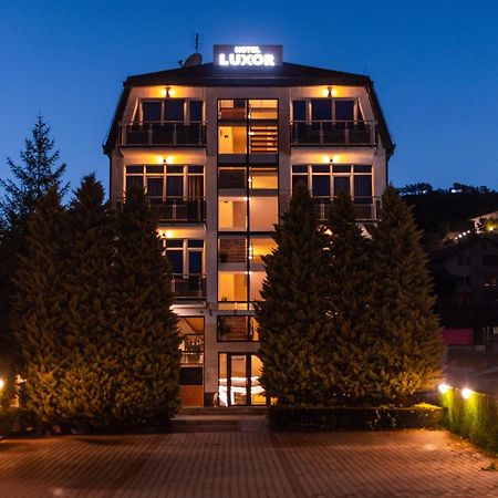 Hotel Luxor Pristina Esterno foto