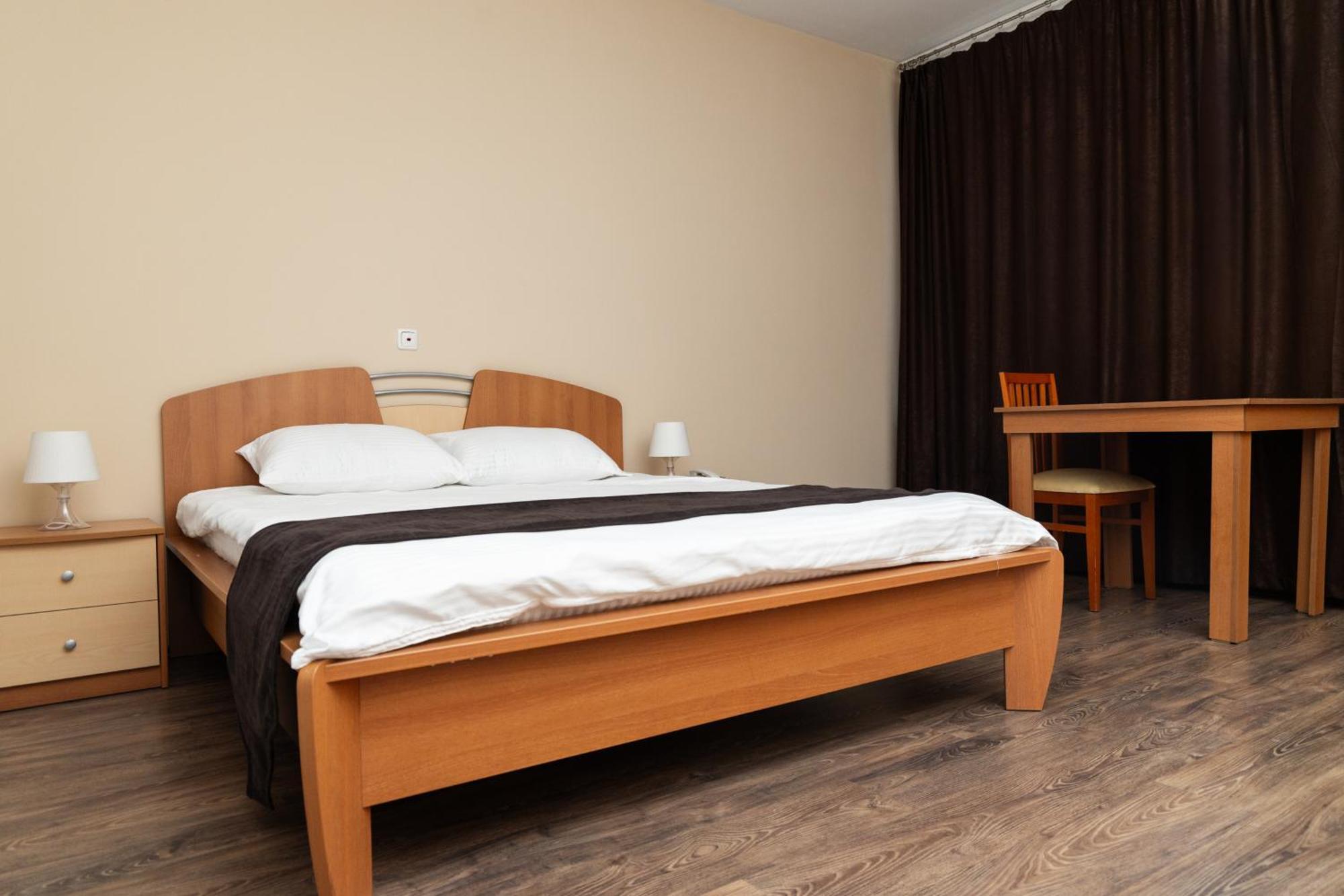 Hotel Luxor Pristina Esterno foto